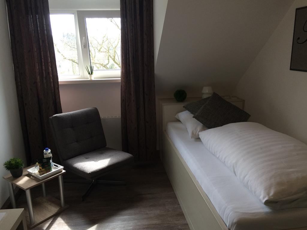 Hotel Und Apartment Garni Eurode Live Хецогенрат Екстериор снимка