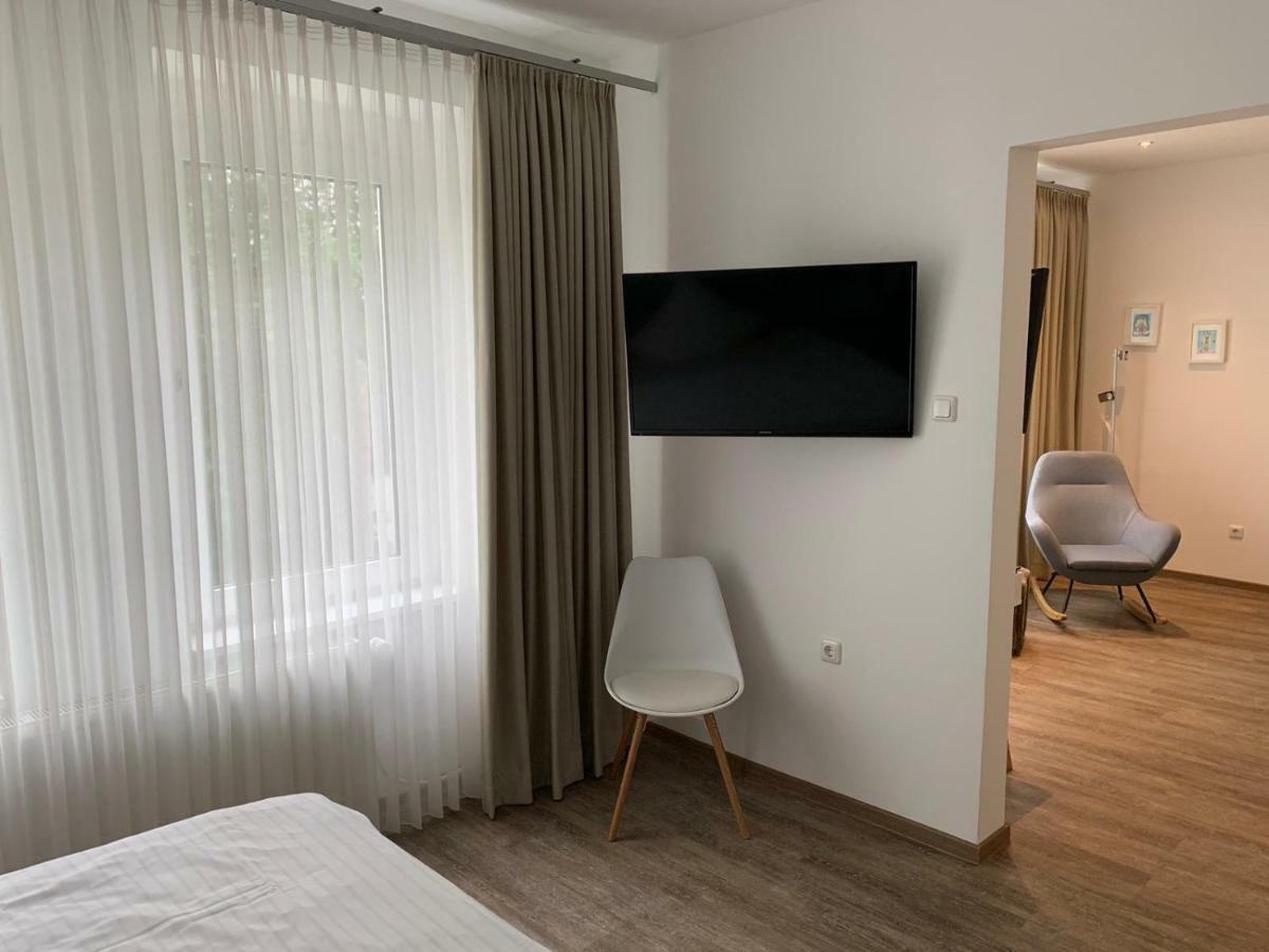 Hotel Und Apartment Garni Eurode Live Хецогенрат Екстериор снимка